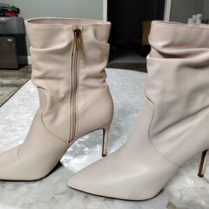 Elegant Cream Women's Boots
